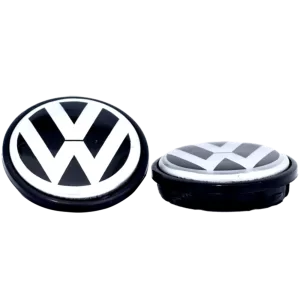 <br><strong>COP094</strong><br/>COPA RIN DE VOLSKWAGEN JETTA ALUMINIO LOGO PICMENTADO